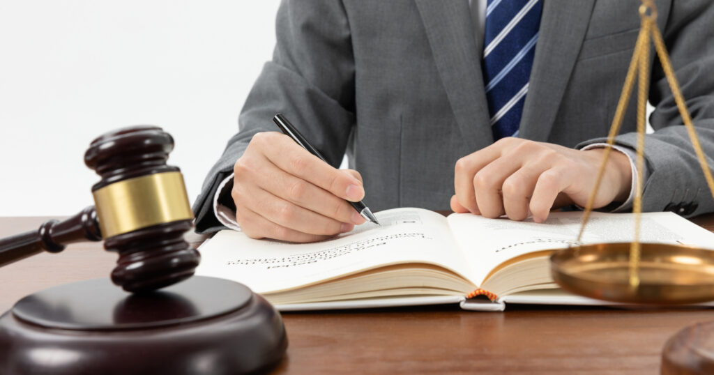 Peran Advokat dalam Penegakan Hukum