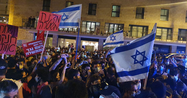 Pemerintahan Baru Israel, Netanyahu Diprotes Ribuan Rakyatnya
